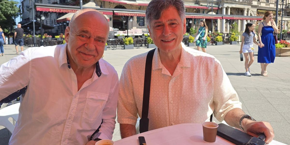 Kocsis András Sándor és André Goodfriend. Levelezőkönyvük gördülékenyen összejött, legtöbbet a kötet címén vitatkoztak