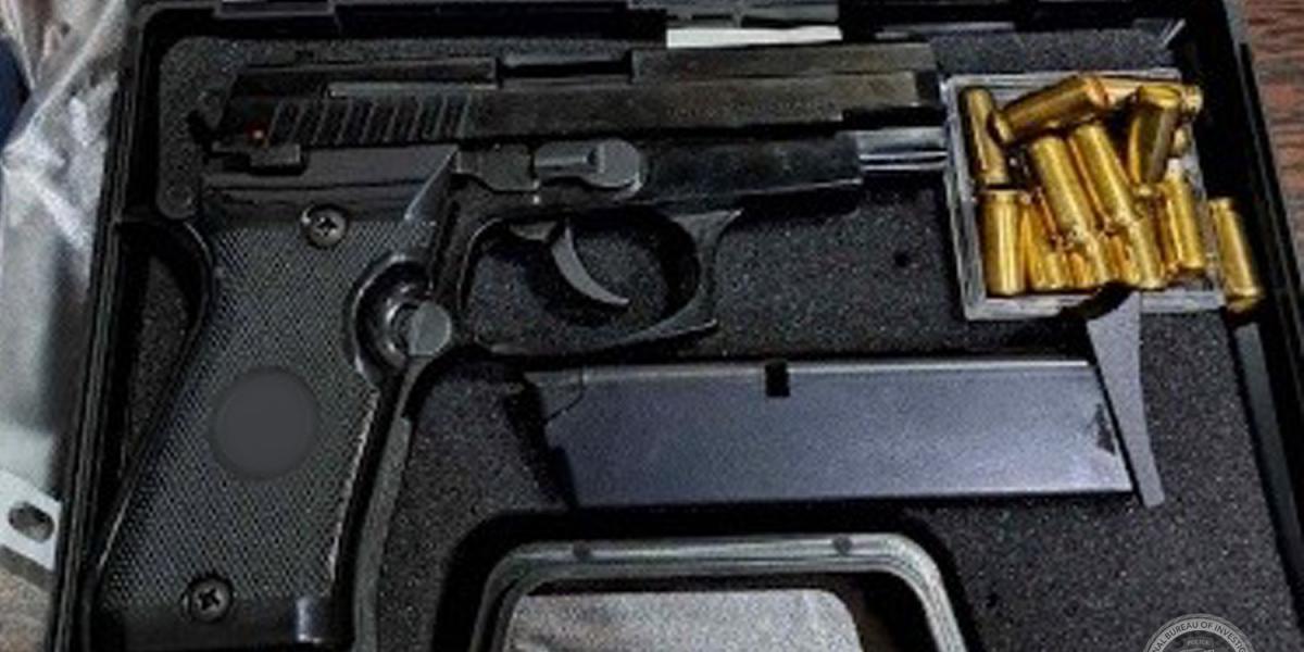 A házkutatás során talált gázpisztoly 