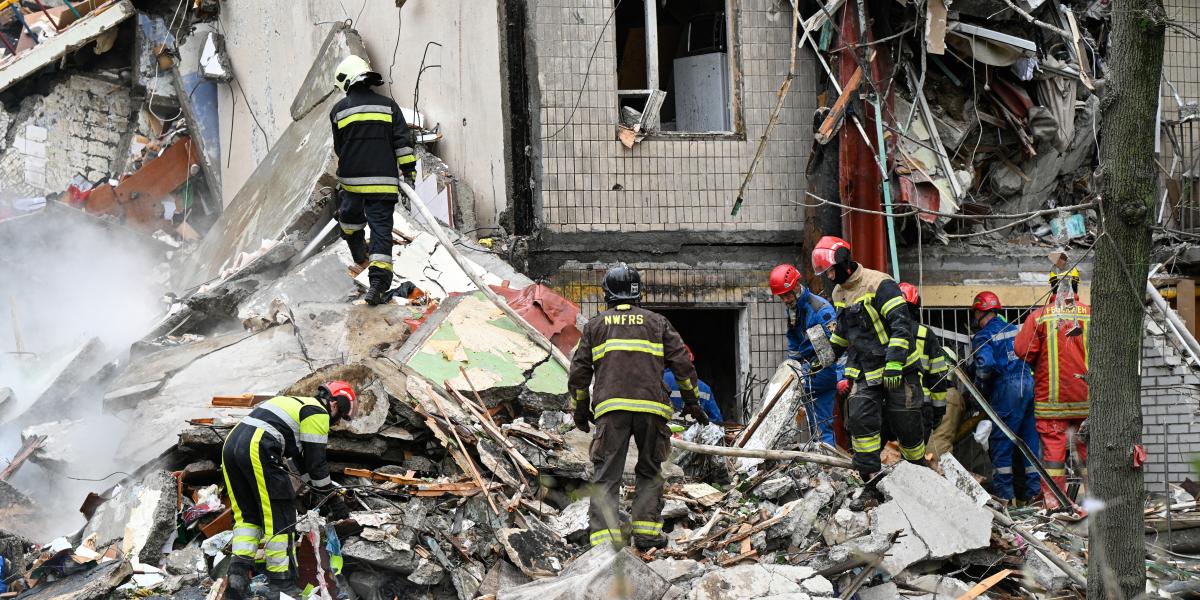 Orosz légitámadás által megrongált lakóház Kijevben 2025. július 31-én.