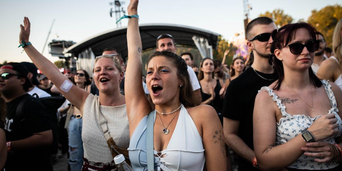 Fesztiválozók a 2025-ös Szigeten.