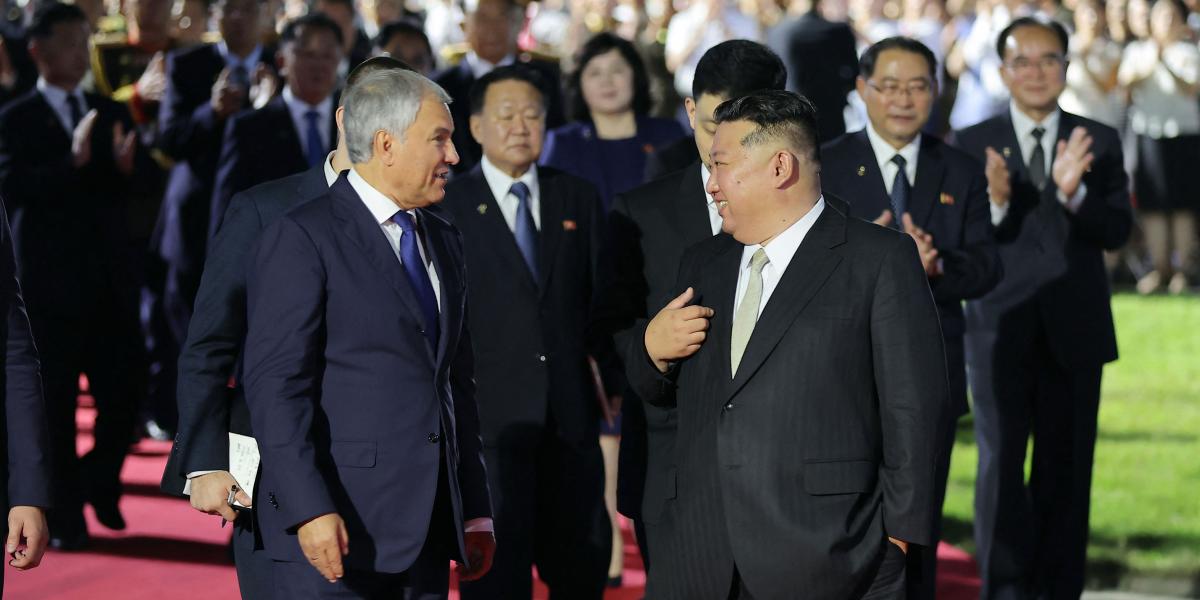 Vjacseszlav Vologyin és Kim Dzsongun Phenjanban augusztus 14-én