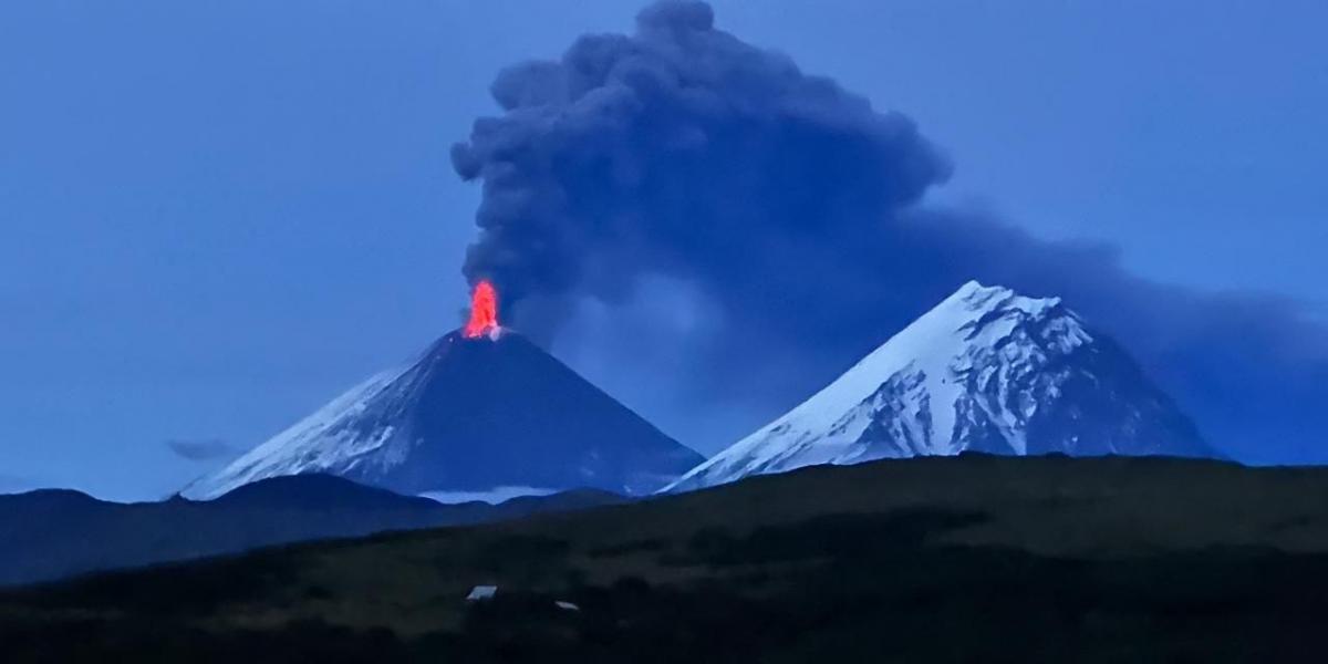 Kljucsevszkaja vulkán Oroszország Kamcsatka régiójában 2025. augusztus 15-én.