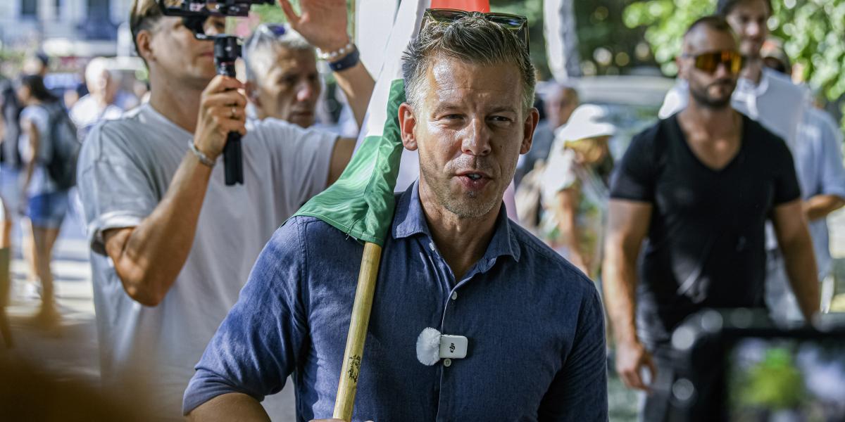 Magyar Péter
és a Tisza Párt
országjárásának
a sikere rávilágít
arra, hogy a
kistelepülések
lakói többé nem
tekinthetők
megvásárolható
szavazógépnek
egyetlen hatalom
számára
sem