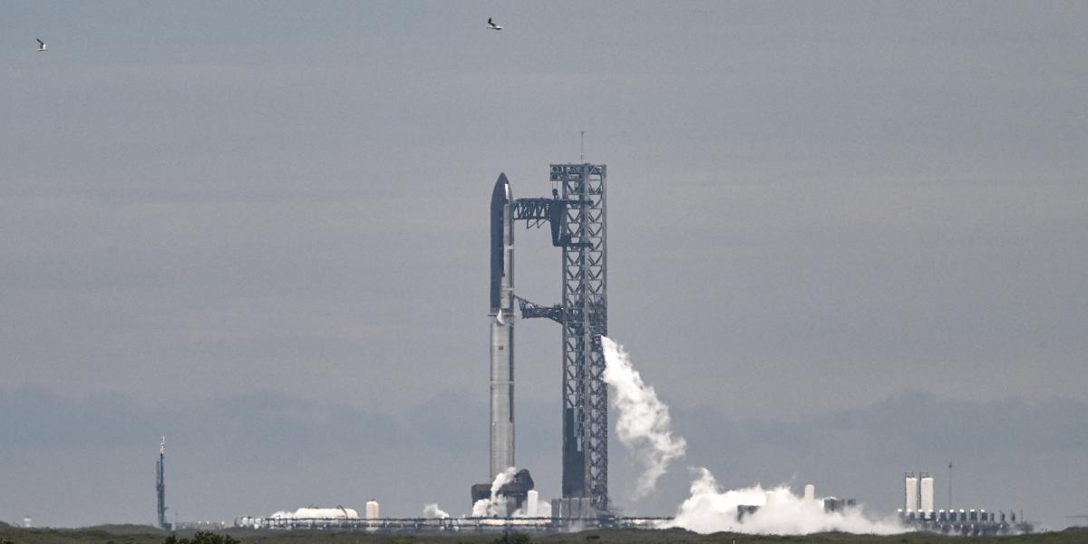 Megint nem sikerült felszállnia a világ legnagyobb űrhajójának