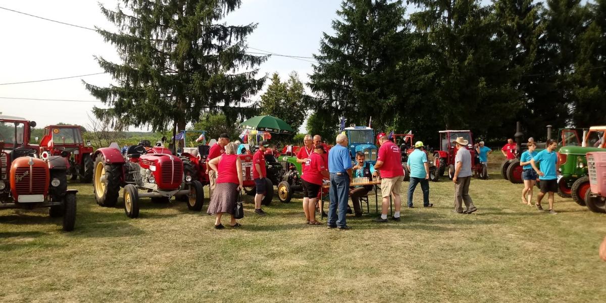 Résztvevők az egyesület egyik korábbi rendezvényén. 