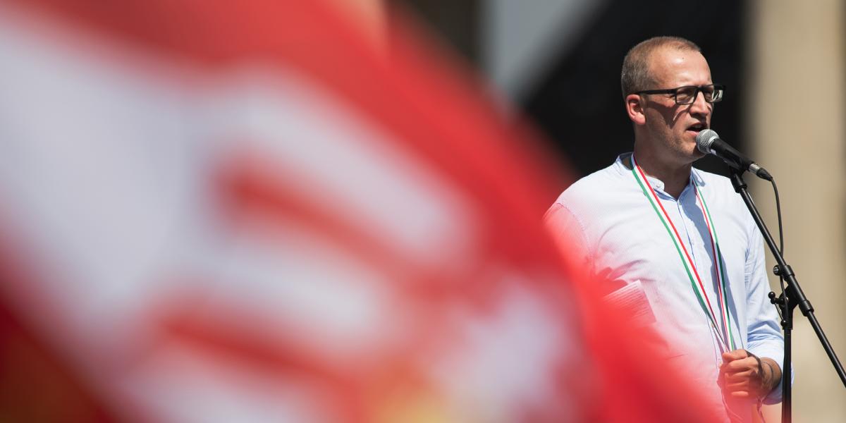 Tarr Zoltánt félreérthető mondata miatt támadják, a Tisza azt ígéri: nem emel adót