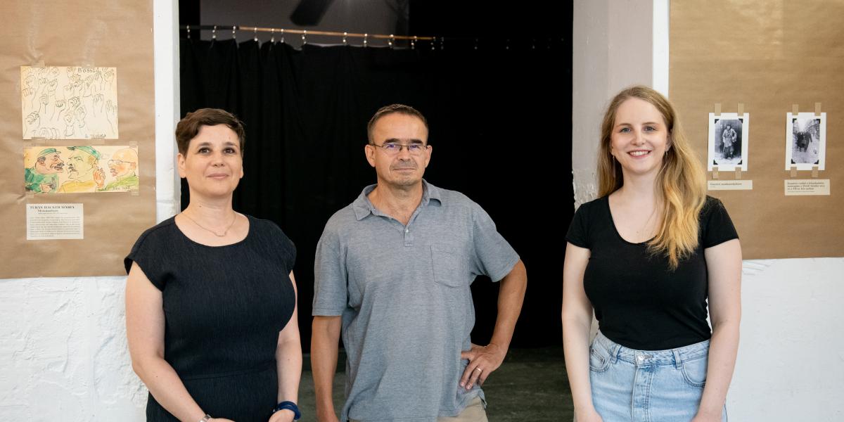 A tárlat kurátorai: Farkas Zsófia művészettörténész, Csősz László történész, Mezei Hanna muzeológus