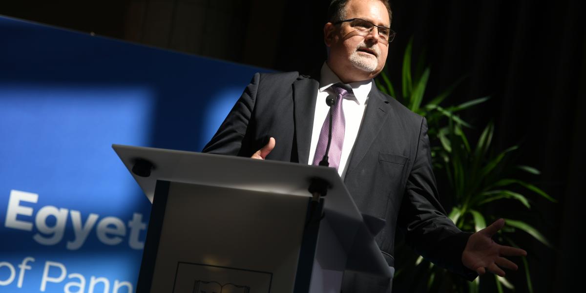 Windisch László a 63. közgazdász-vándorgyűlésen 2025. szeptember 4-én