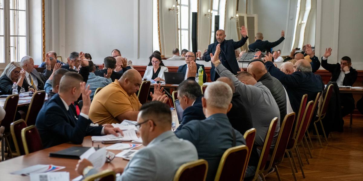 A CiKöSz két politikusának is meggyűlt a baja a törvénnyel