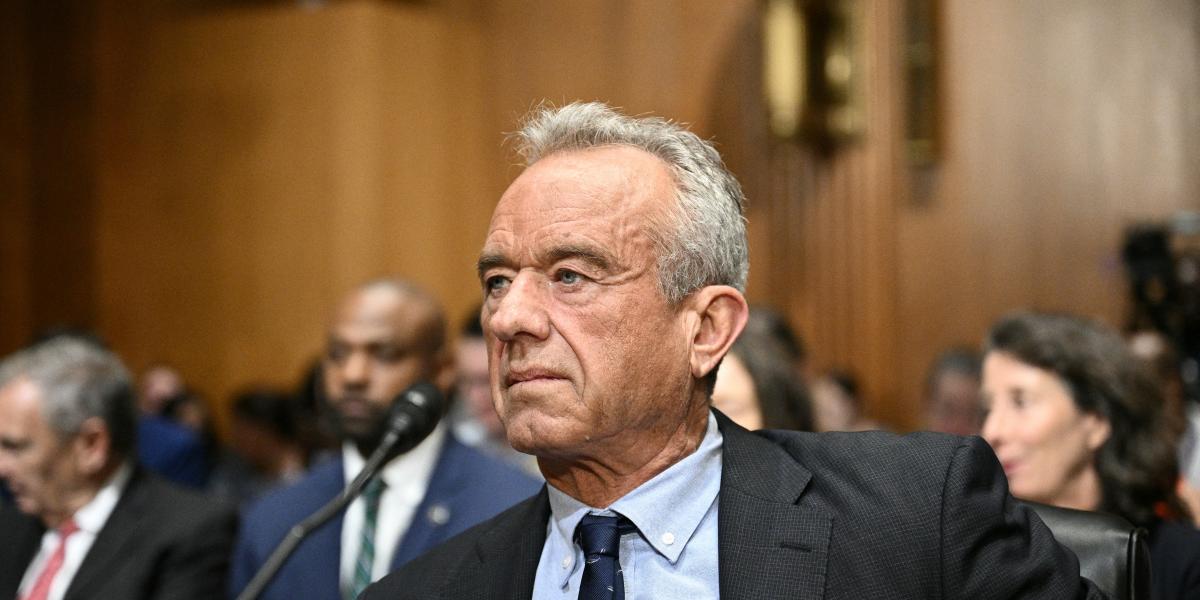 Robert F. Kennedy Jr. egészségügyi minisztert három órán át vallatták a szenátus bizottságának tagjai