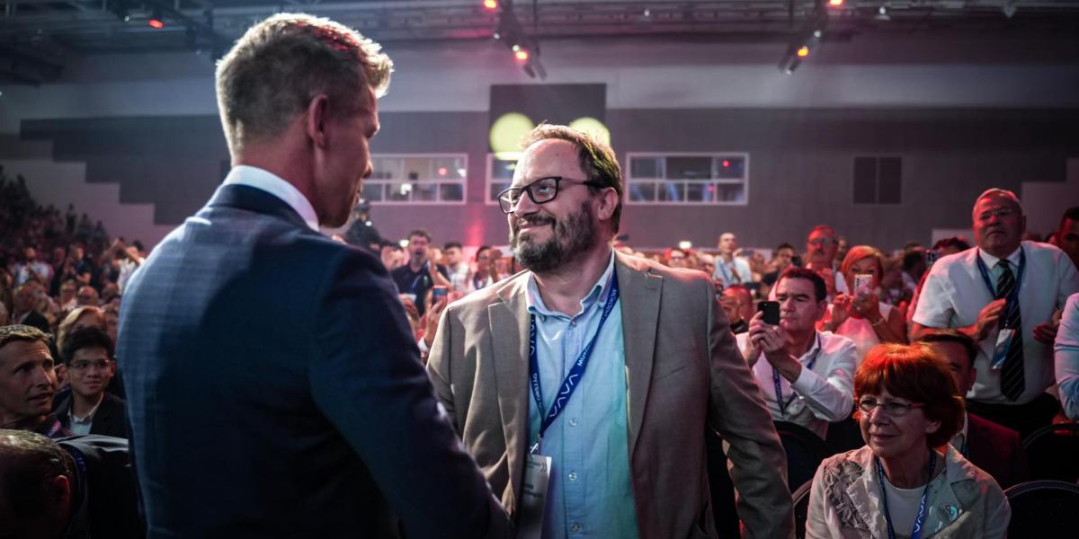 Magyar Péter és Kármán András a Tisza Párt kongresszusán július 12-én 