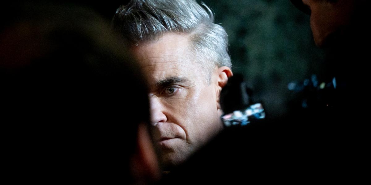 Robbie Williams  lazán megválaszolta a saját kérdését