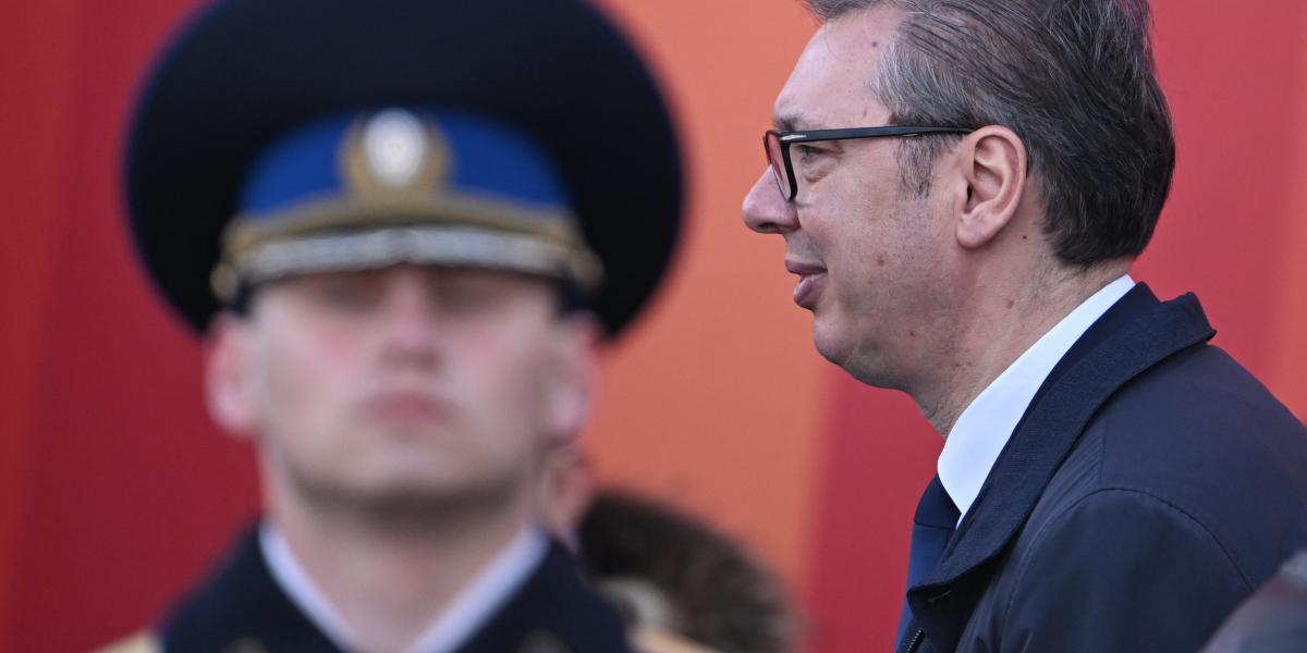 Aleksandar Vucic a májusi moszkvai katonai parádén is megjelent