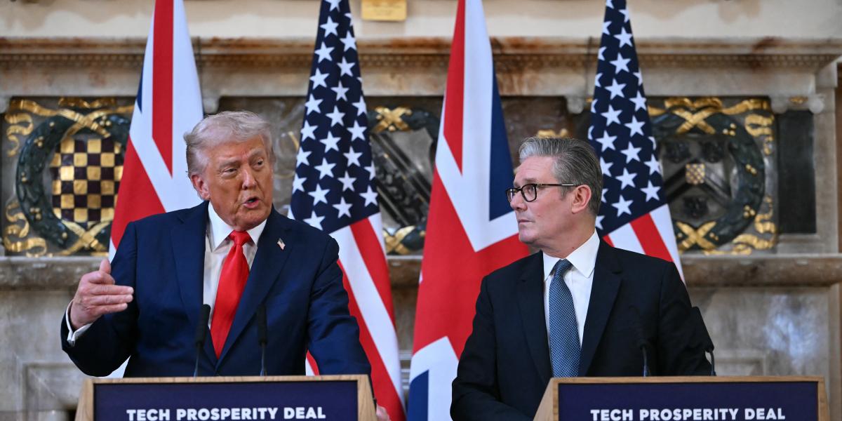 Donald Trump amerikai elnök és Keir Starmer brit miniszterelnök közös sajtótájékoztatója a vezetők angliai Chequersben tartott találkozója után 2025. szeptember 18-án.