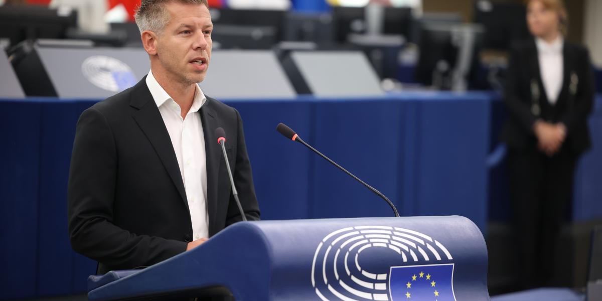 Magyar Péter az Európai Parlamentbe 2025. július 10-én