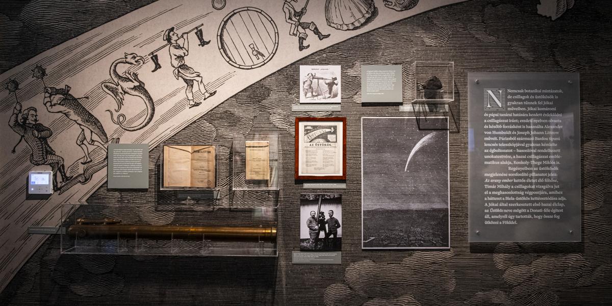 A vitrinekben az író számos különleges tárgya mutatja az életmű kevésbé ismert, de annál izgalmasabb oldalát is