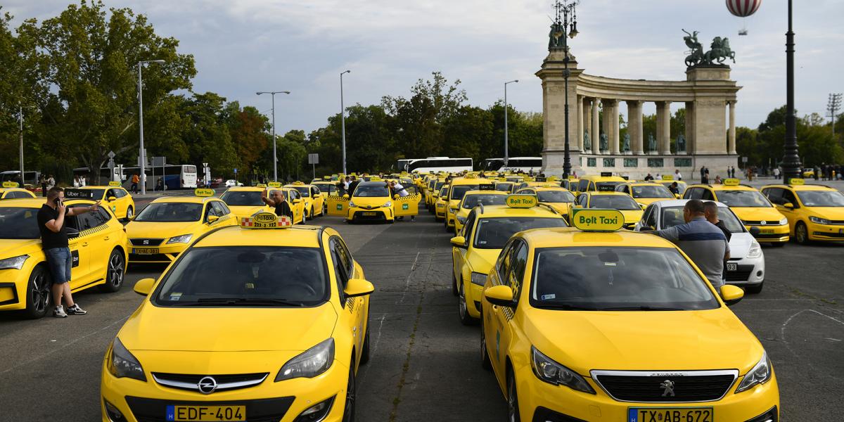 Inflációkövető tarifát akarnak a taxisok