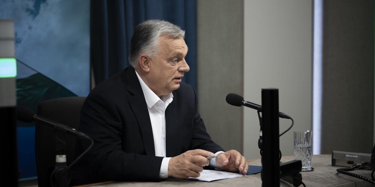 Orbán Viktor miniszterelnök interjút ad a Kossuth rádió stúdiójában még 2025. április 25-én