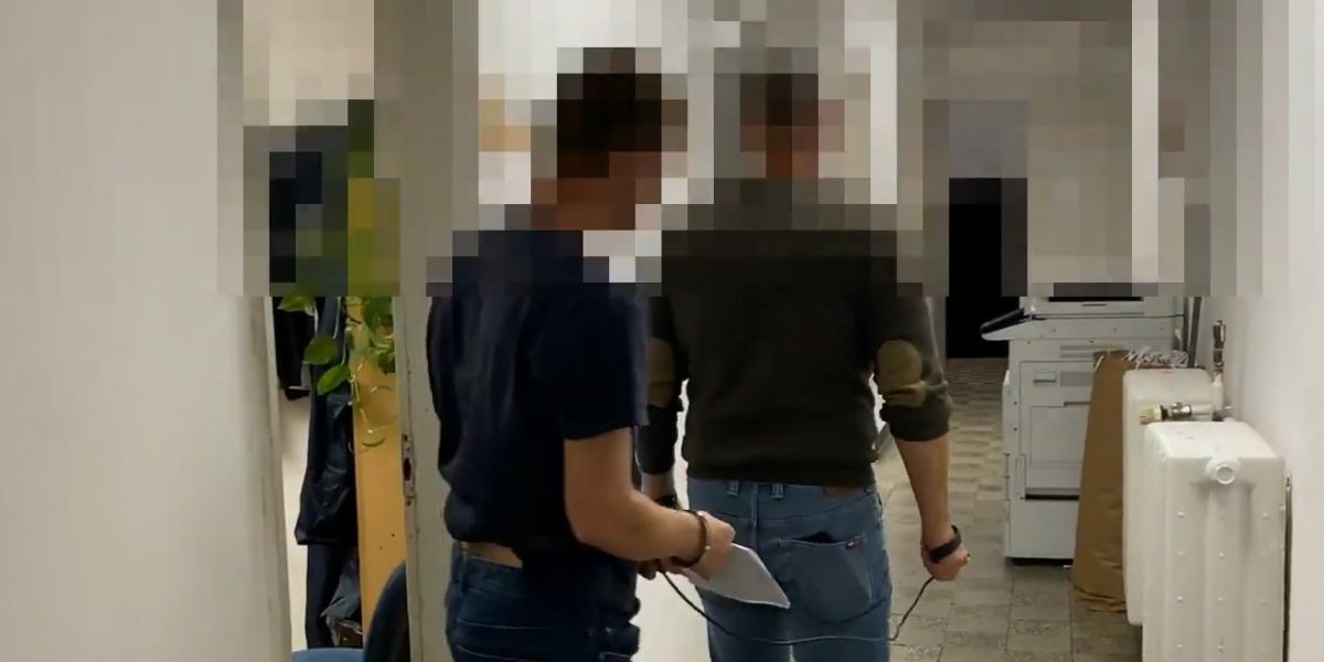 A gyanúsított őrizetben 