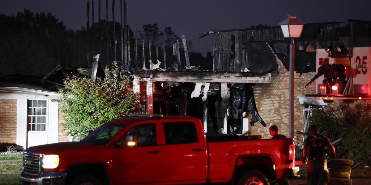 A Michigan állambeli Grand Blanc Township temploma teljes egészében kiégett