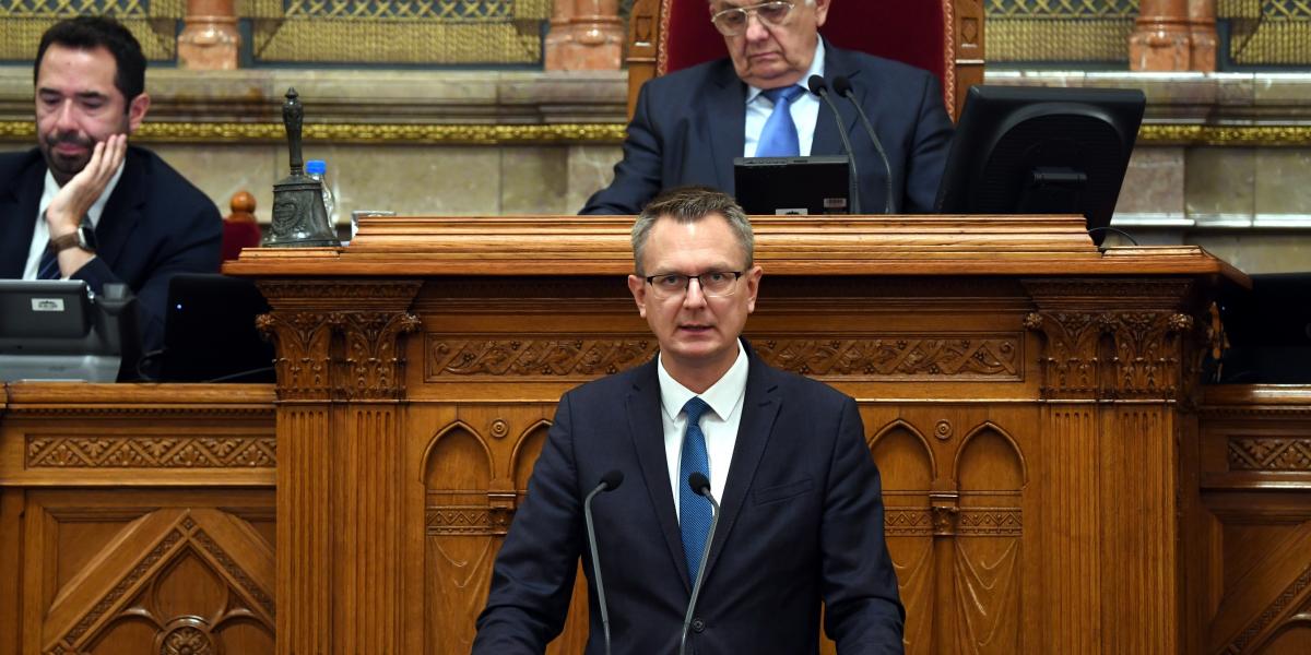 Rétvári Bence az Országgyűlés plenáris ülésén szeptember 30-án 