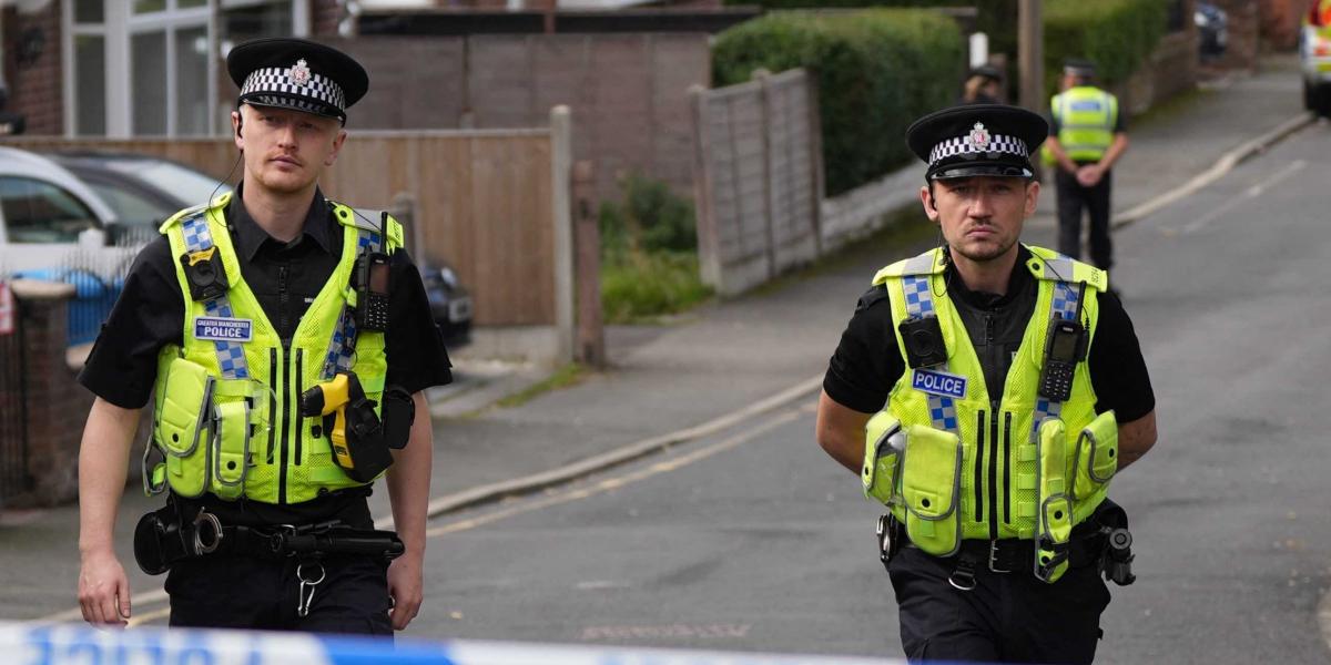 Rendőrök a manchesteri zsinagógánál 2025. október 2-án