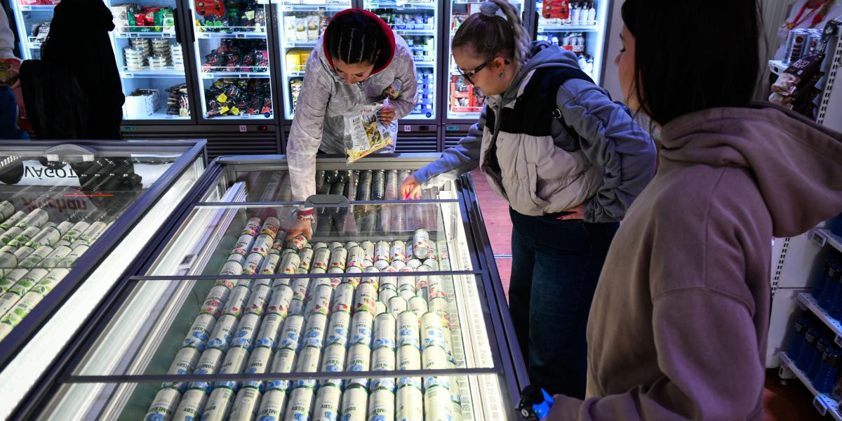 Makacsul nagy, 4,3 százalékos az infláció, ami csak lassan csökkenhet