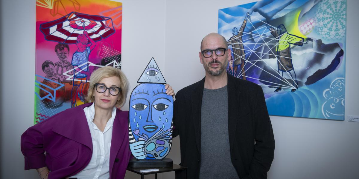 Győri Márton és Soós Nóra világa jócskán eltér egymástól, de a meleg színek a képek között is harmóniát teremtenek