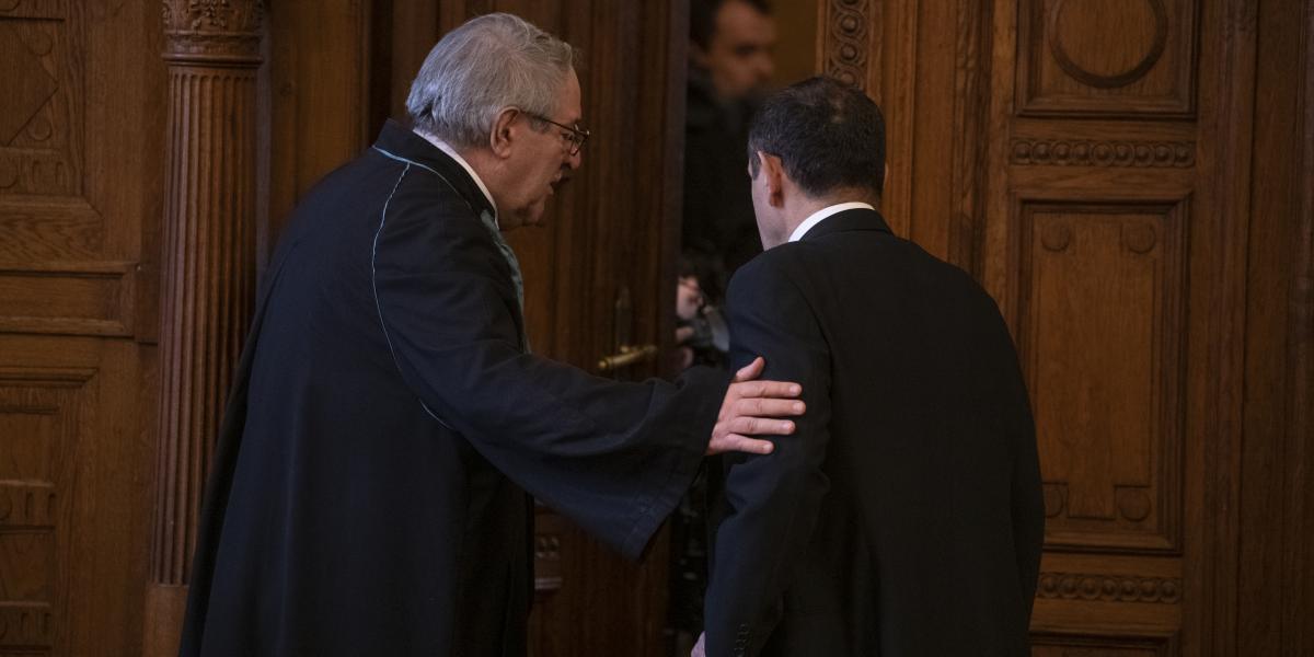 Illusztráció: Zamecsnik Péter és Gyárfás Tamás a Budapesti Törvényszéken 2024. február 8-án