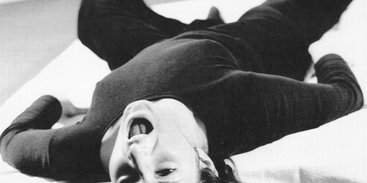 Marina Abramović a hetvenes évek óta nyűgözi le és sokkolja a közönséget