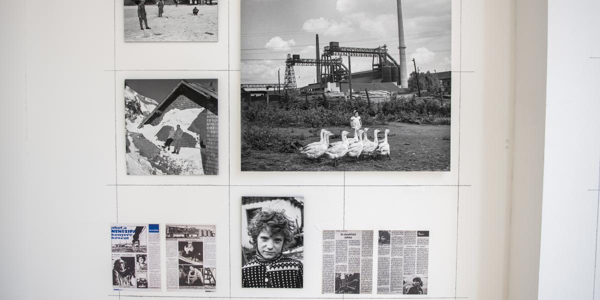 A pusztakaláni Győzelmi Vasművek, alatta egy tragikus sorsú pásztorlány portréja