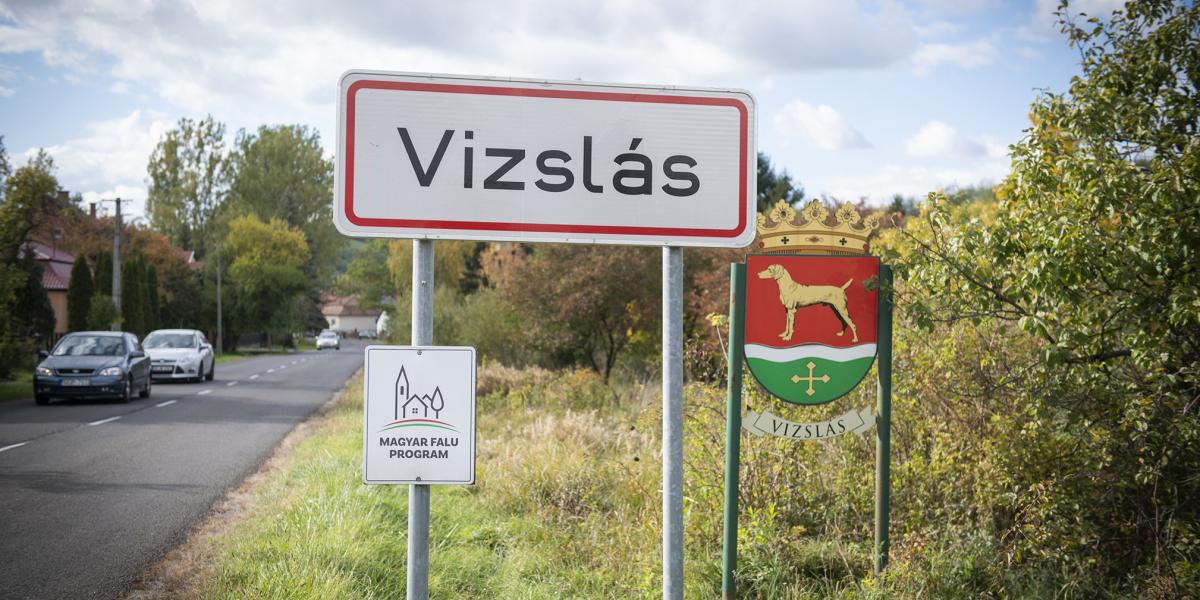 Csak az vehet Vizsláson ingatlant, aki büntetlen előéletű, középfokú végzettségű, nincs adótartozása, van munkaviszonya, és fizet betelepülési hozzájárulást