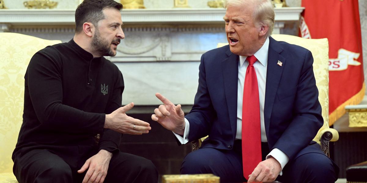 Volodimir Zelenszkij ukrán és Donald Trump orosz elnök 2025. február 28-án a Fehér Házban