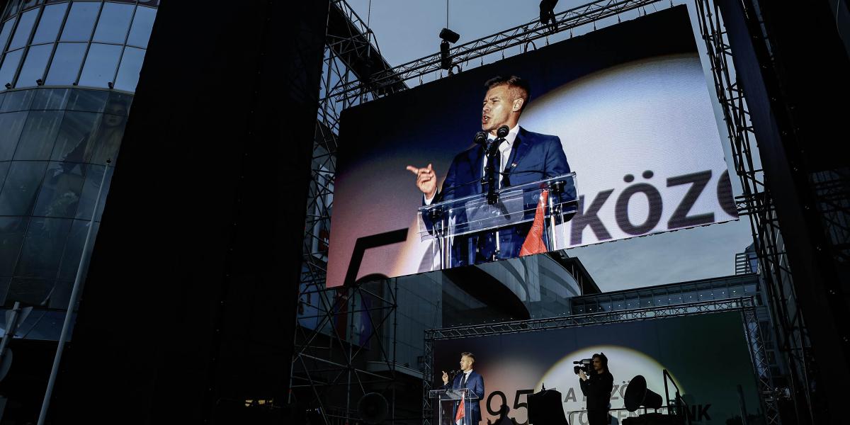 Magyar Péter az ünnepi beszéde közben 2024. október 23-án