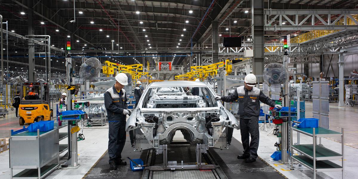 Ha nem jön a gazdasági fellendülés, jövőre jöhetnek a felmondások