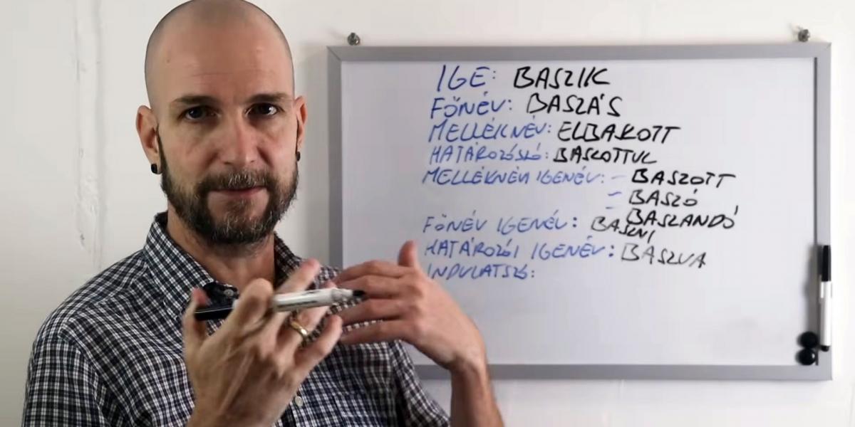 „Ugyanazt a szabályt két különböző szón keresztül bemutattam, két különböző videóban, és a trágár kifejezés tízszeres megtekintést hozott”