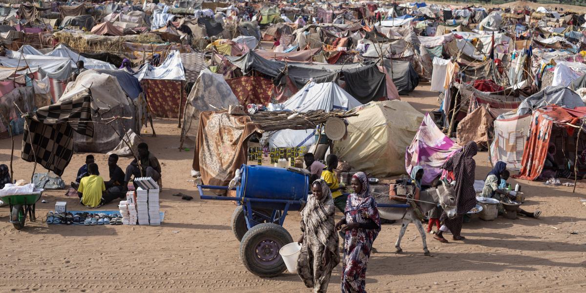 Az ENSZ többszörös felszólítása ellenére tartó 18 hónapos humanitáriussegély-blokád a darfúri al-Fashir városában tömegeket sodort az éhhalál szélére a háborús övezetben ragadtak között