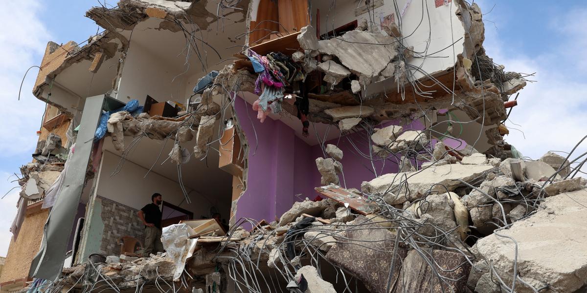 Továbbra is rendszeresen megsérti mindkét fél a tűzszünetet