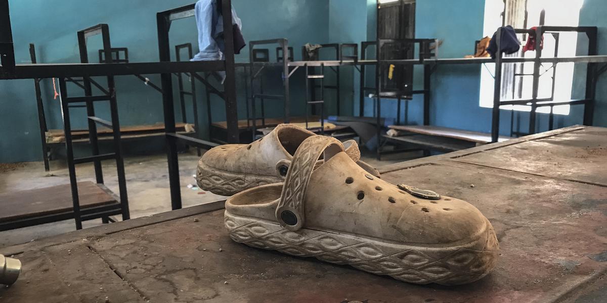 Drámai kép az iskolából, ahonnan gyermekek százait rabolták el