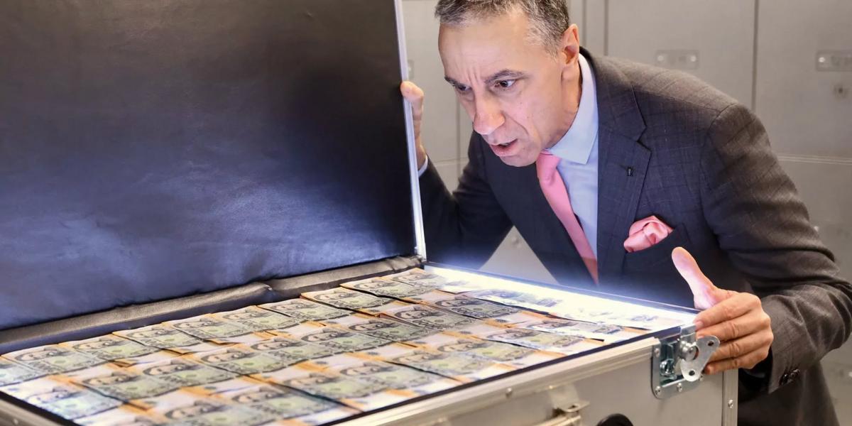 Ami a bulvárszínházban működőképes, a vásznon már kevésbé az