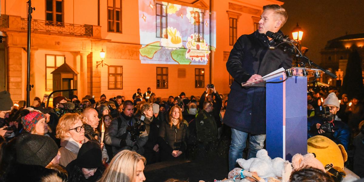 A Tisza Párt demonstrációja a gyermekbántalmazás ellen december 13-án 