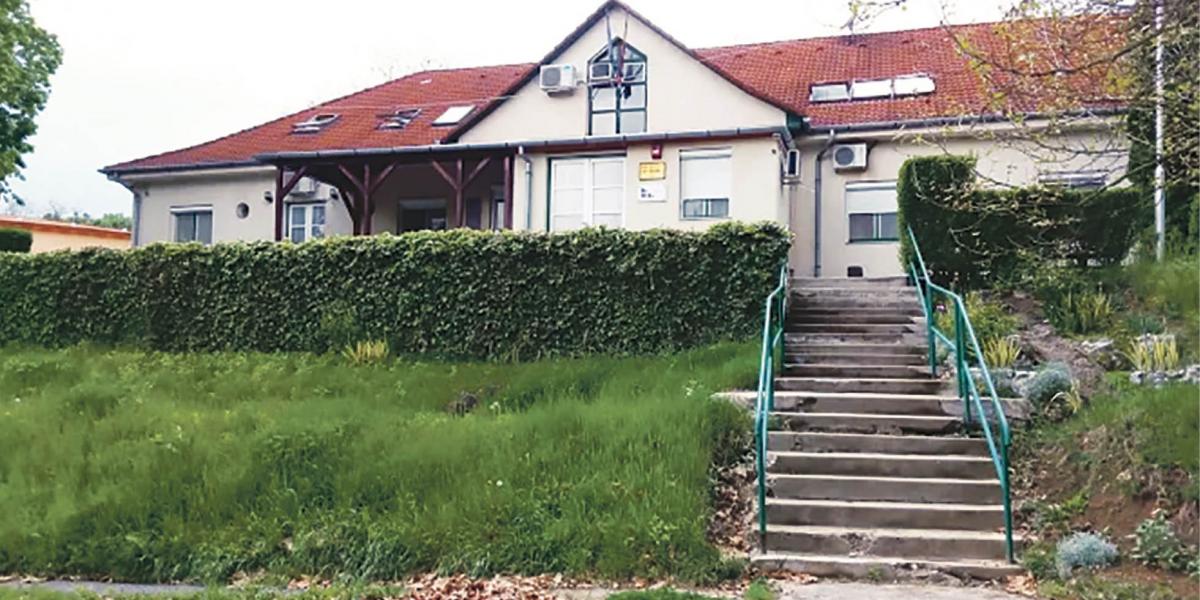 Az egri Idősek Berva-völgyi Otthona. Ha van hely, ahol a legkisebb politikai beavatkozás is romboló, akkor az épp egy ilyen intézmény