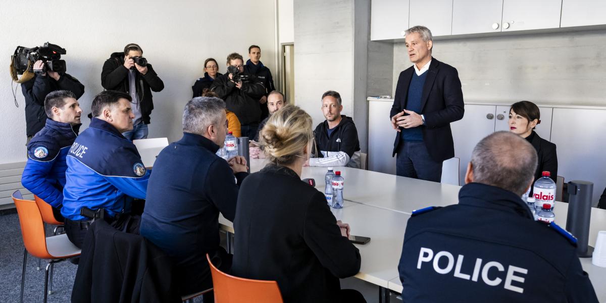 Rendőrségi tájékoztató Wallis kantonban