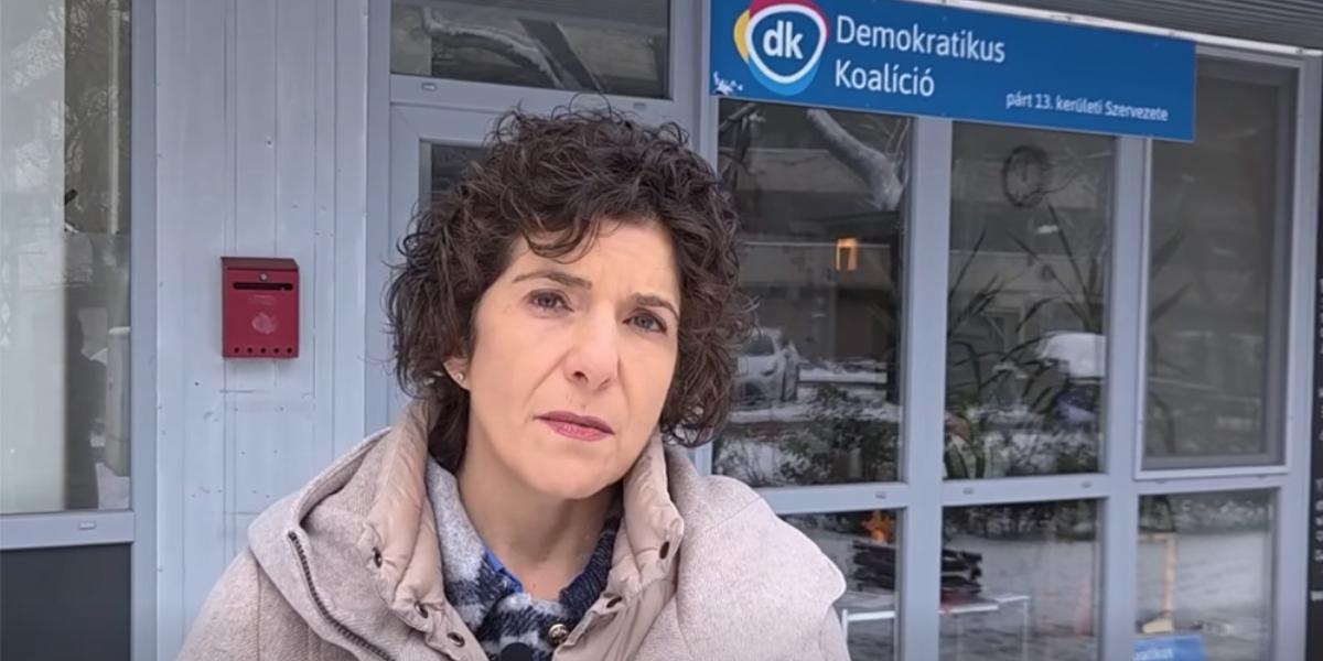 Dobrev Klára az újlipótvárosi DK-iroda előtti sajtótájékoztatóján 