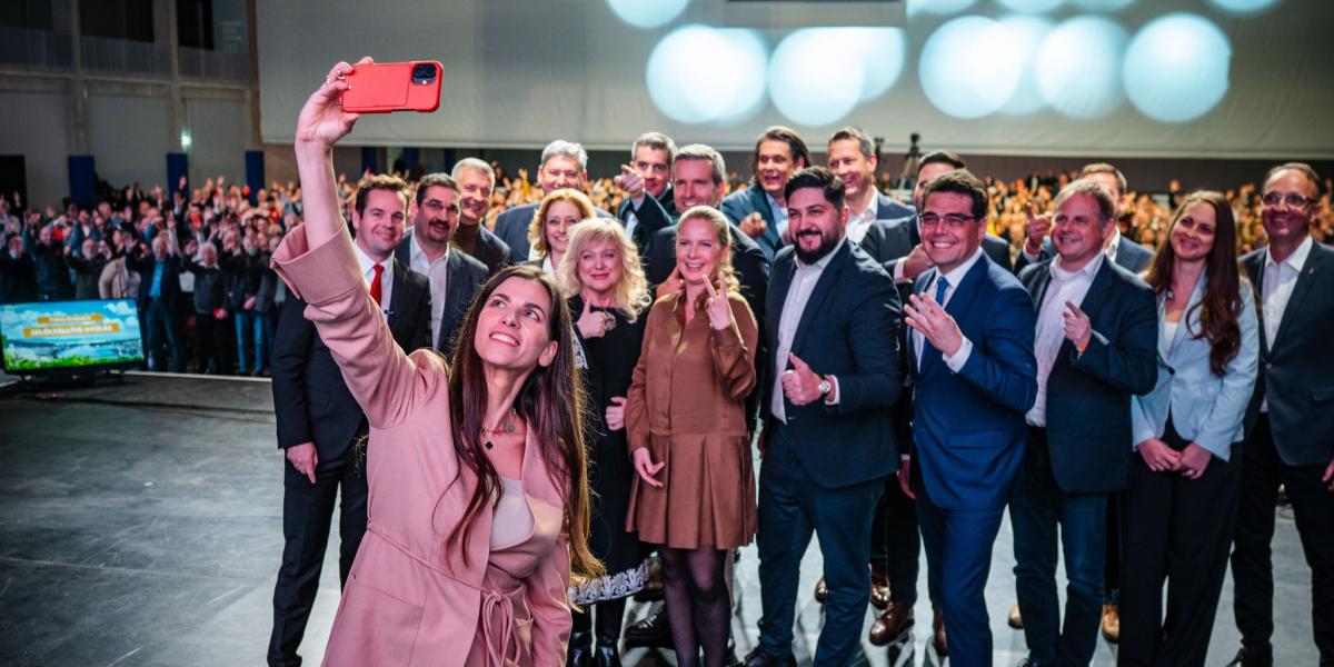 Szentkirályi Alexandra,
a Fidesz budapesti elnöke tűzbe teszi
a kezét
a jelöltekért