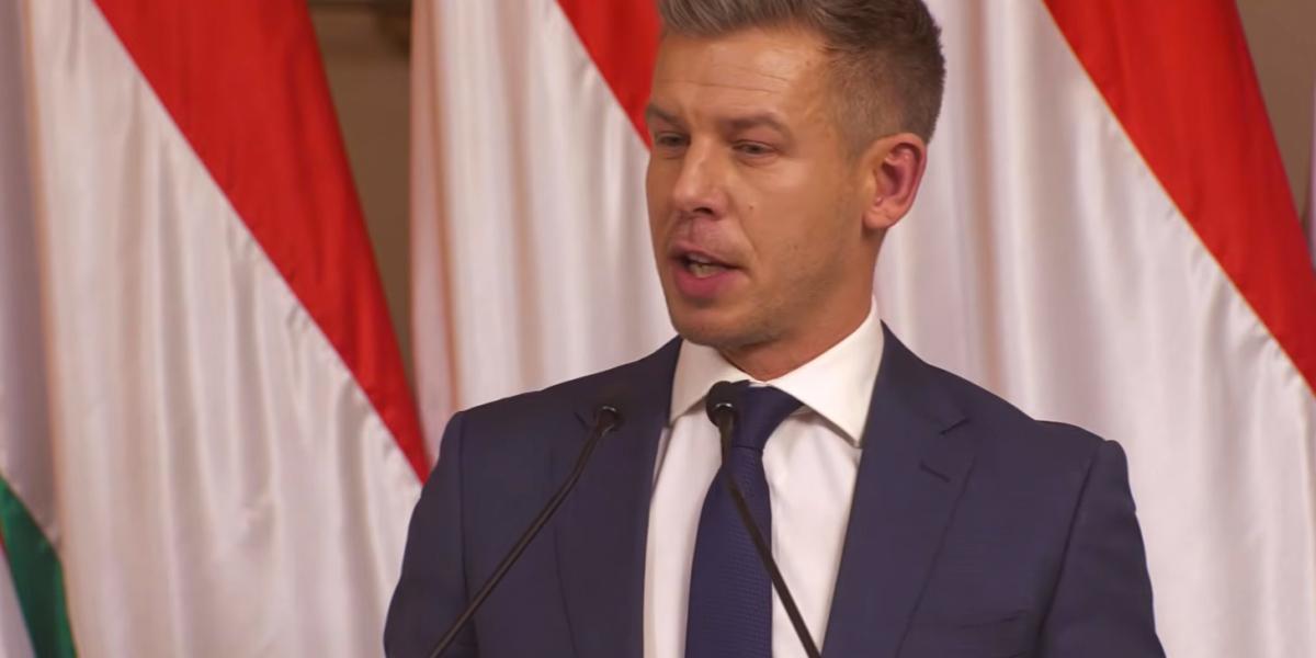 Magyar Péter a Tisza Párt évindító nemzetközi sajtótájékoztatóján január 5-én 