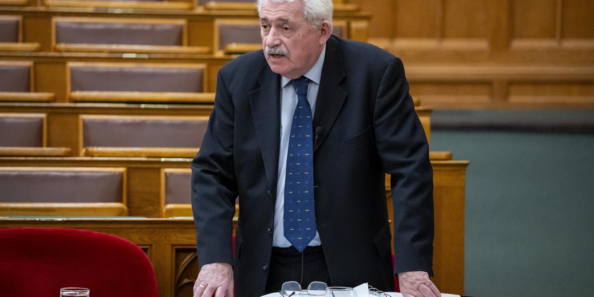  Az államtitkár felmondta a fideszes propagandát a nyugdíjak állítólagos megadóztatásáról