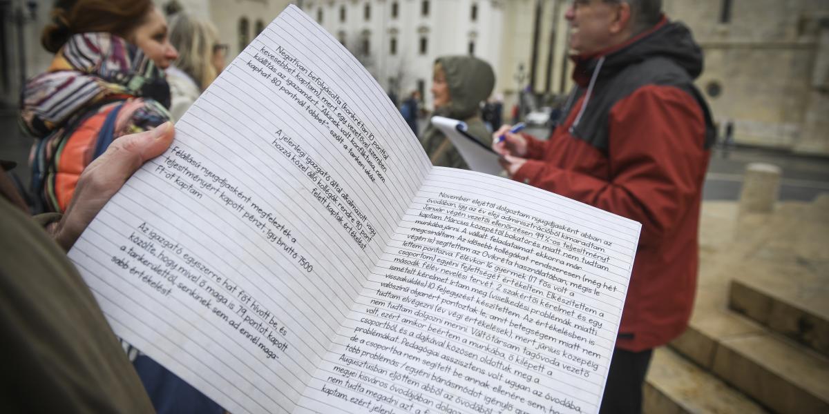  Az üzenőfüzet. A belügy még azt sem árulta el, egyáltalán olvasta-e valaki