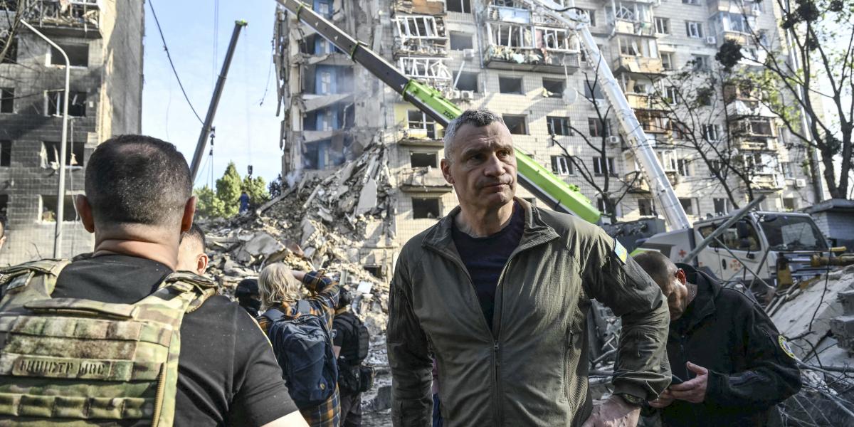 Vitalij Klicsko pusztító orosz drónok és politikai bombák között lavírozik