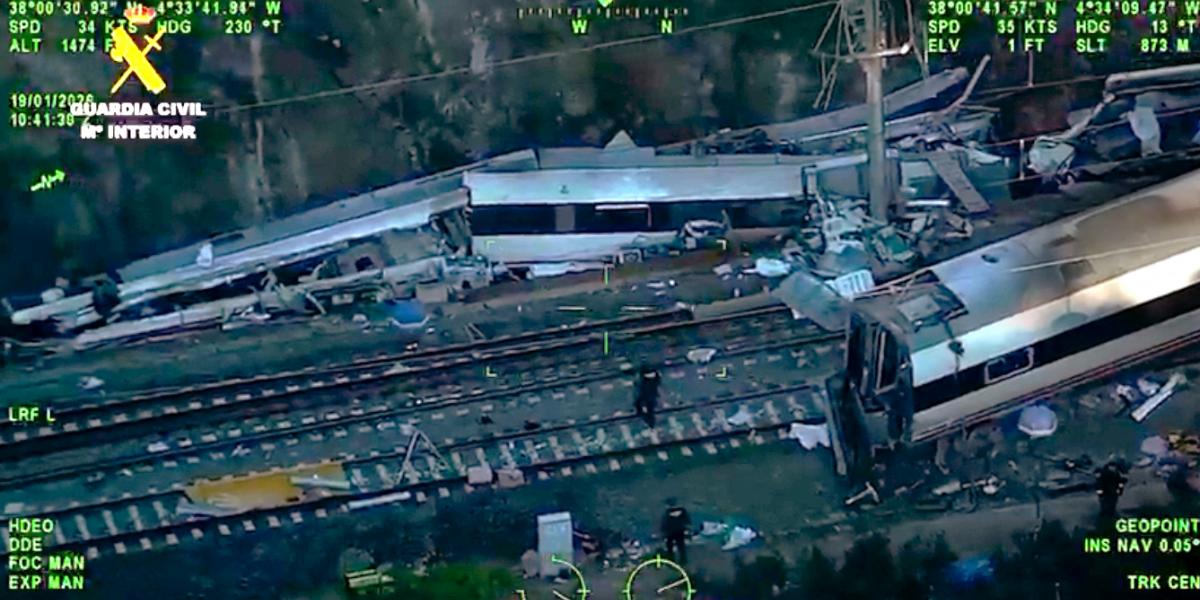 Lehet, hogy nem lettek volna halálos áldozatok, ha nincs szembejövő vonat